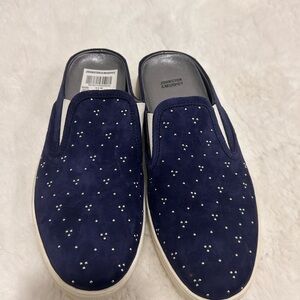 NWT Johnston & Murphy women’s Navy Studded Loafers